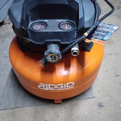 RIDGID COMPRESSOR W/HOSE