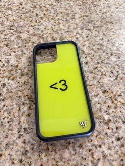 Wildflower Iphone 15 Case bundle