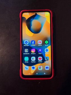 Moto g 2026 comes with case and screen protector
