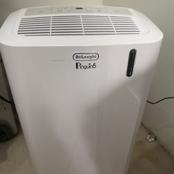 Delonghi Portable AC unit like new $200 