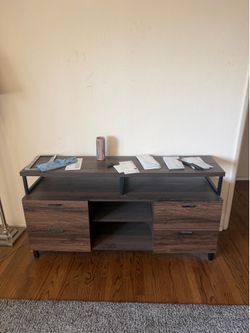 Free TV stand