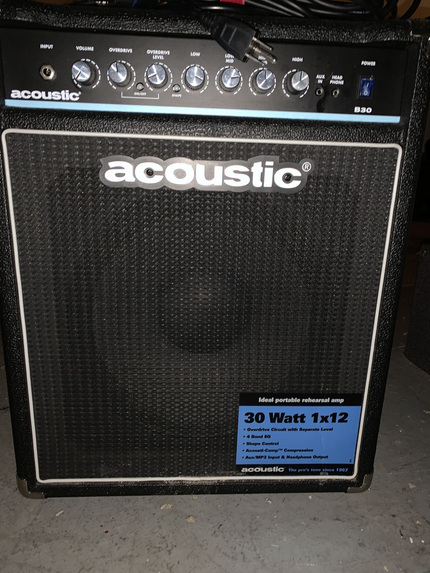 Acoustic b30 30 watt 1x12 bass amp