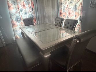 Dinning Table