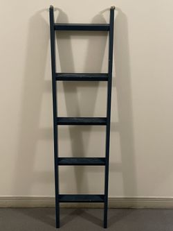 5-Step Wood BLANKET LADDER - posted price is firm.