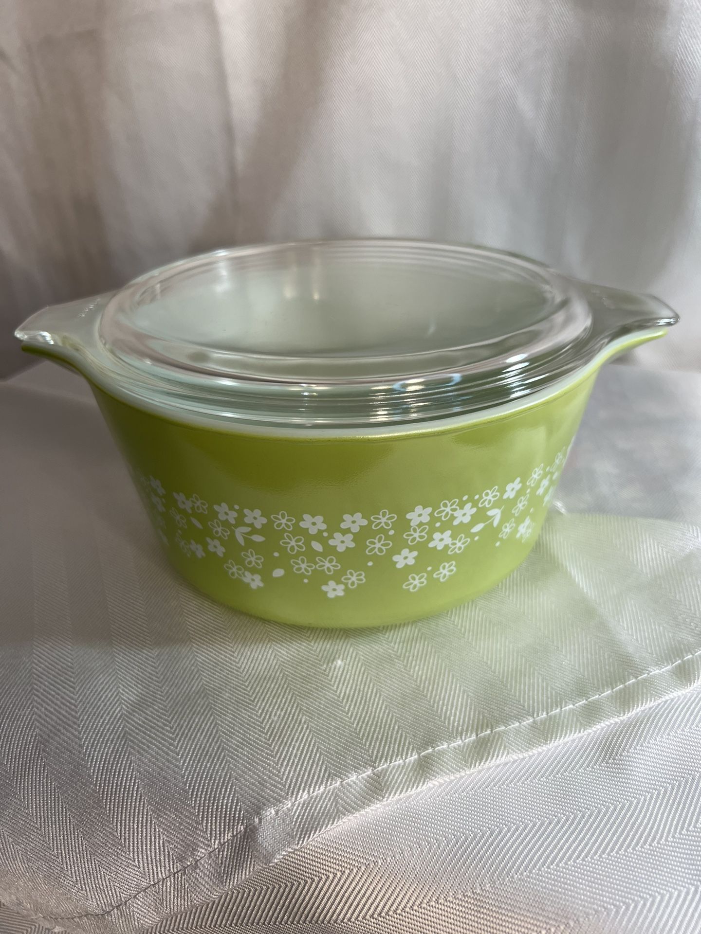 Vintage Pyrex Spring Blossom Green Crazy Daisy Casserole 474 B with lid Collectibles