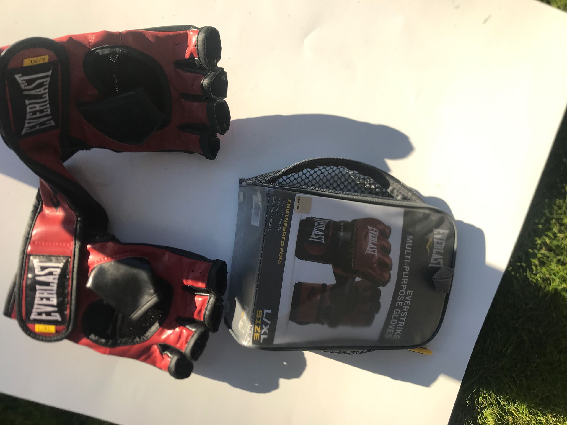 Everlast multi purpose striking gloves