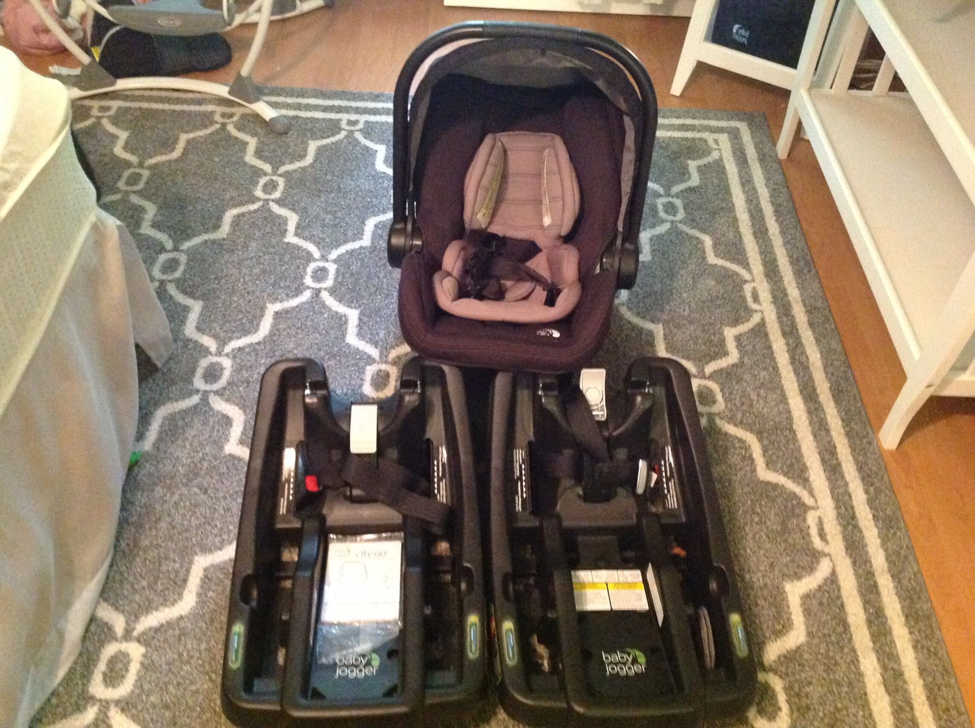 Baby Jogger City GO Infant Car Seat plus two Car Seat Bases