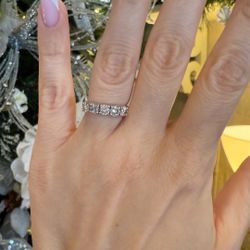 10K Gold Natural Diamonds Ring Band 