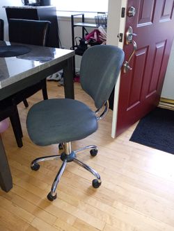 Gray Swivel Task Office Chair