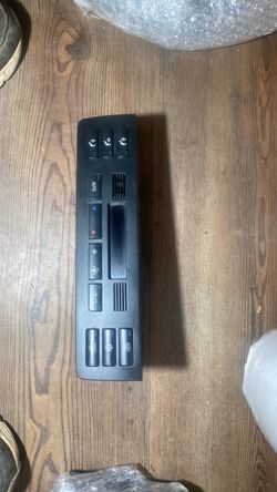 2001-2006 BMW 325i Automatic Climate Control Module ID (contact info removed)7004 W/AC OEM