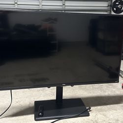 43” TCL ROKU TV + Swivel Stand 