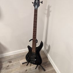 Used Left-handed Electric Bass Guitar (Rogue Series III)