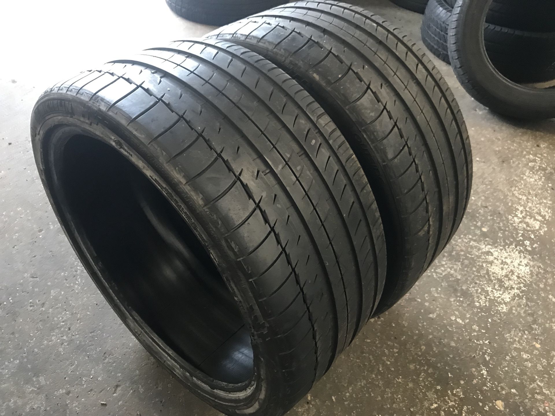 Michelin Pair Of 285/30/20