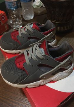 Kids Nike huaraches