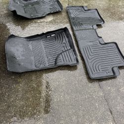 Like New Husky All Weather Mats 2014-2015 Homda Civic 4 Door