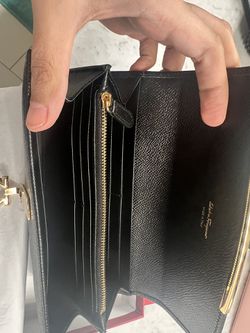 Mens Wallet Louis Vuitton for Sale in Leander, TX - OfferUp
