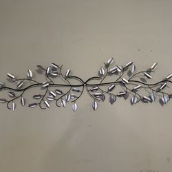 Slever leaves wall att piece