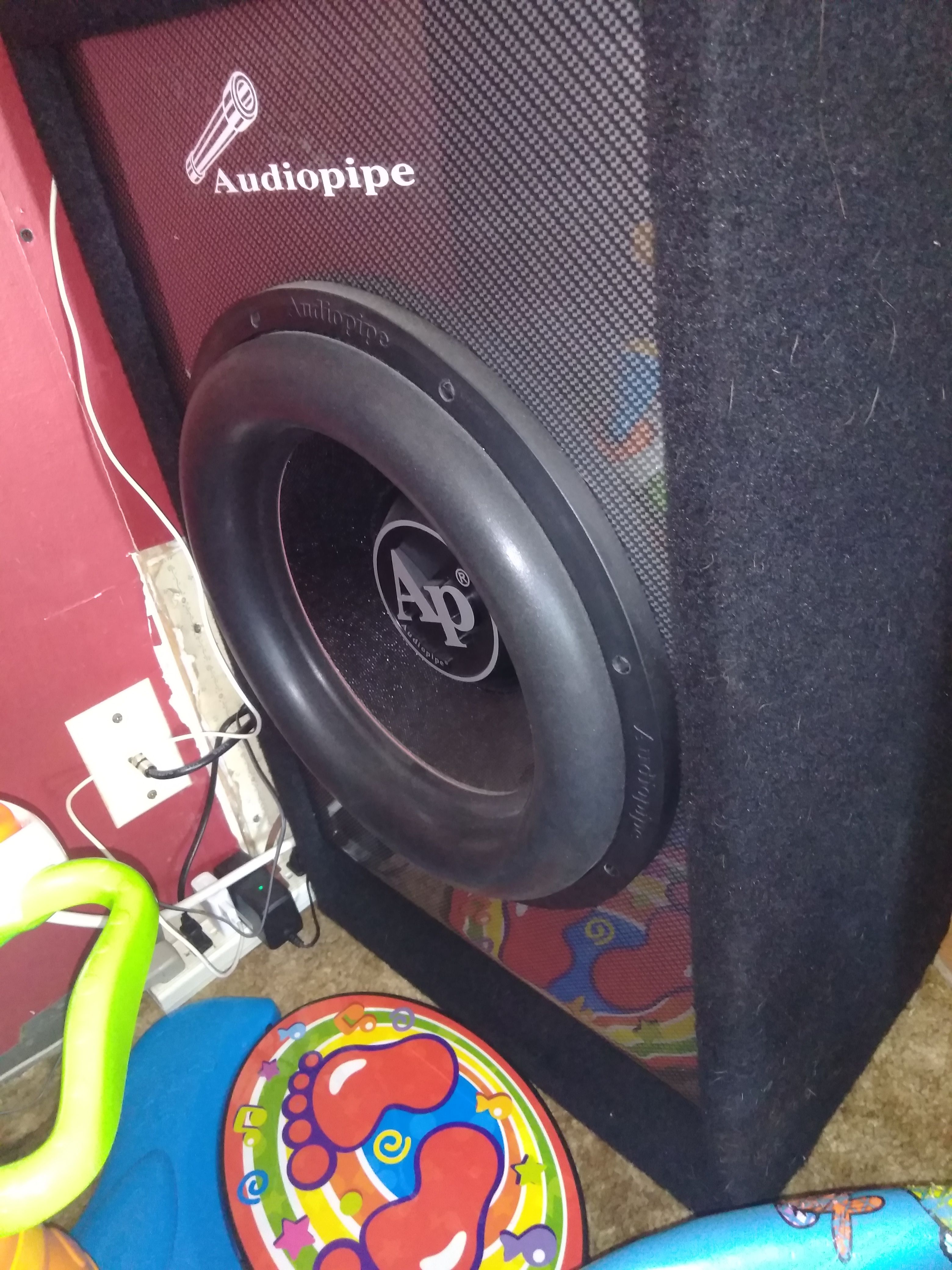 Brand new Audiopipe bd4 15 subwoofer