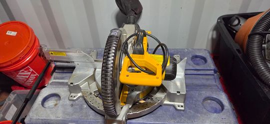 Dewalt Miter saw Single compound
