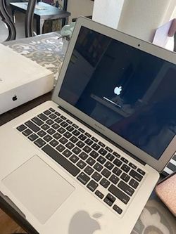 2017 macbook 13 ' great condition dont need it in box