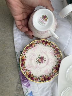 Old Country Roses tea cup and tray