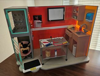 Vet Clinic & Seated Waiting Room Deluxe Playset for 18" Dolls