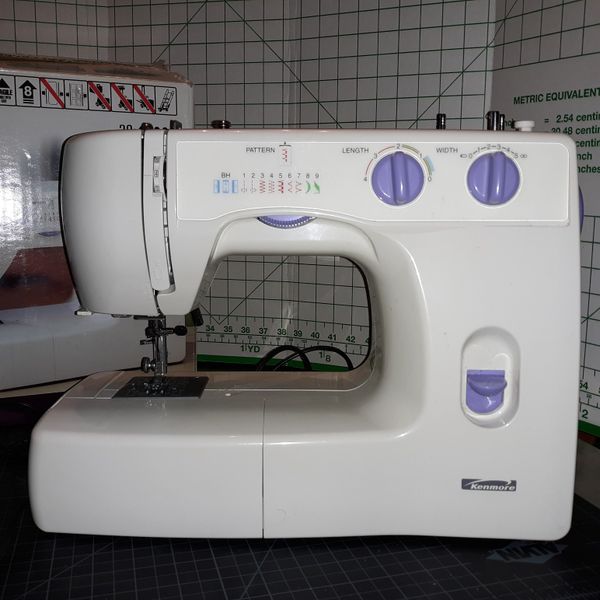 Kenmore Sewing Machine 2015208 for Sale in Chicago, IL OfferUp