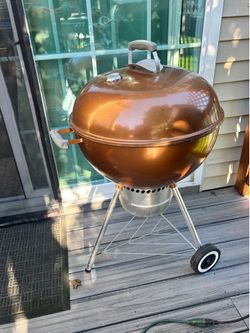 Weber Master-Touch Charcoal Grill, 22-Inch, Black – Premium Outdoor BBQ Grill with Tuck-Away Lid Holder & One‑Touch