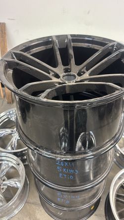 Wide body wheels and tires 315/35/20  new 20x11