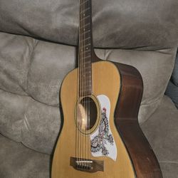 VINTAGE ACOUSTIC GUITAR $139 OBO