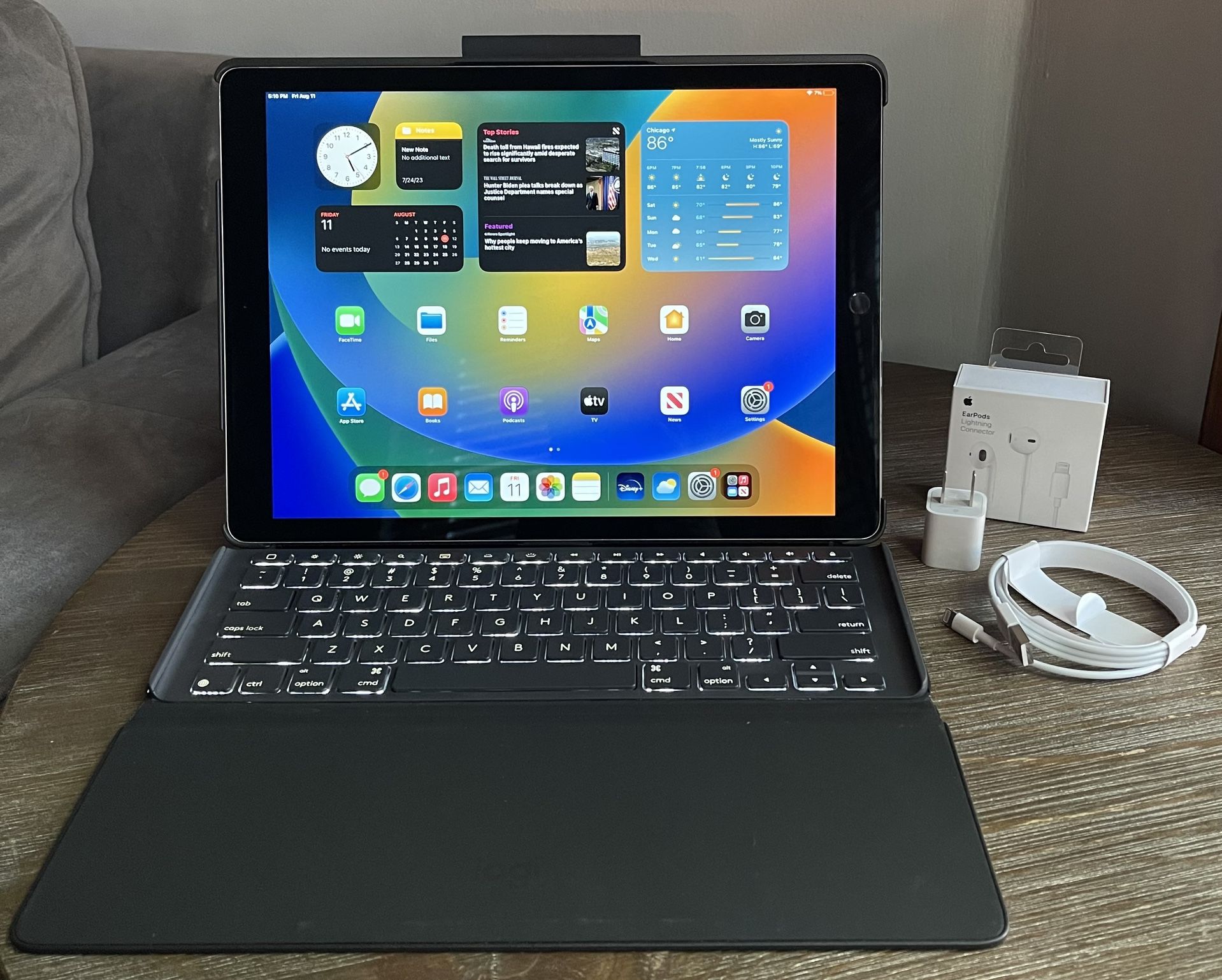 iPad Pro 12.9 Inch 2nd Gen Bundle with Logitech Smart Backlit Keyboard, New Charger & EarPods!