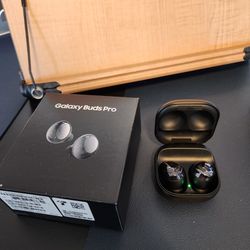 Noise Cancelling Galaxy Buds Pro With All Accessories