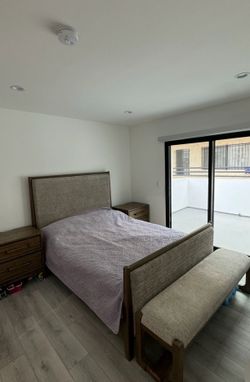 Queen size bed, mattress, bench and 2 desks