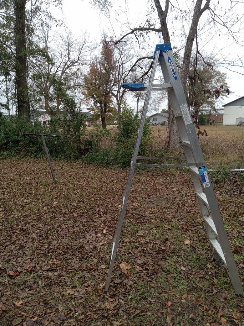 8ft A-FRAME LADDER GOOD CONDITION