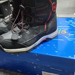 Boys Size 4 Snow Boots