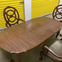Dining room Set. Table With Chairs 
