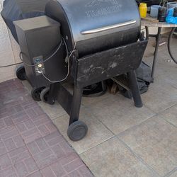 TRAEGER PRO SERIES GRILL/BBQ