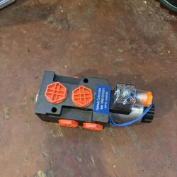 6way Diverted Hydraulic Valve For Mini Excavator Thumb, Skid Steer Tractor Aux