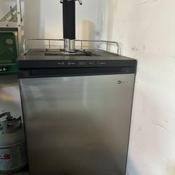 Kegco kegerator with dual taps