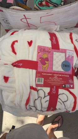 Winnie the Pooh valentines blanket