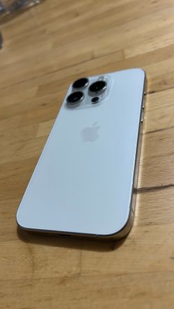 iPhone 15 Pro : 128GB  Unlocked : Excellent condition