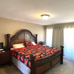 King Size Bed With Mattress And Spring Boxes 