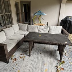 Outdoor wicker lounge set