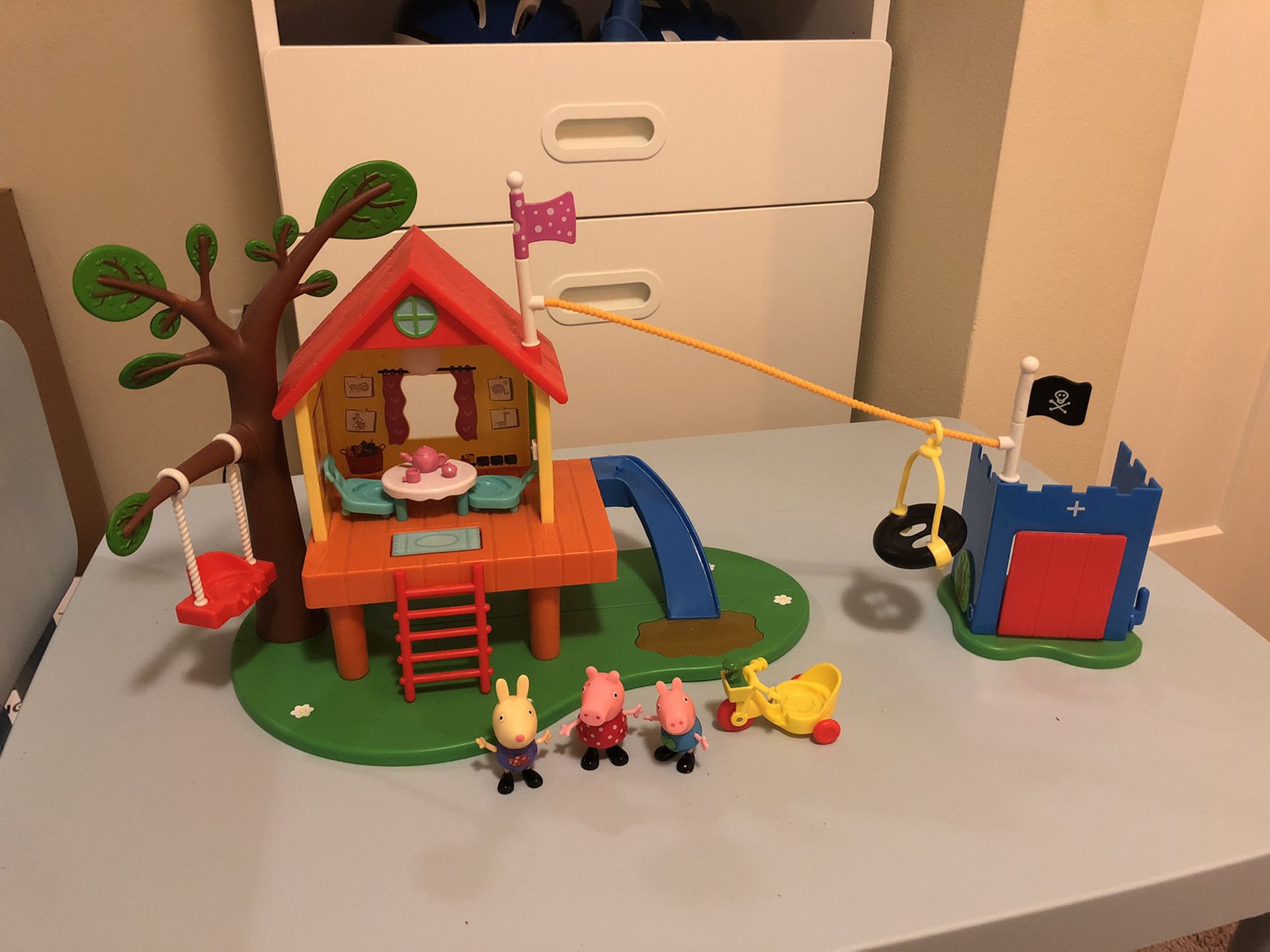 Peppa Pig Treehouse and fort play set