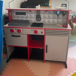 Melissa and Doug Diner set