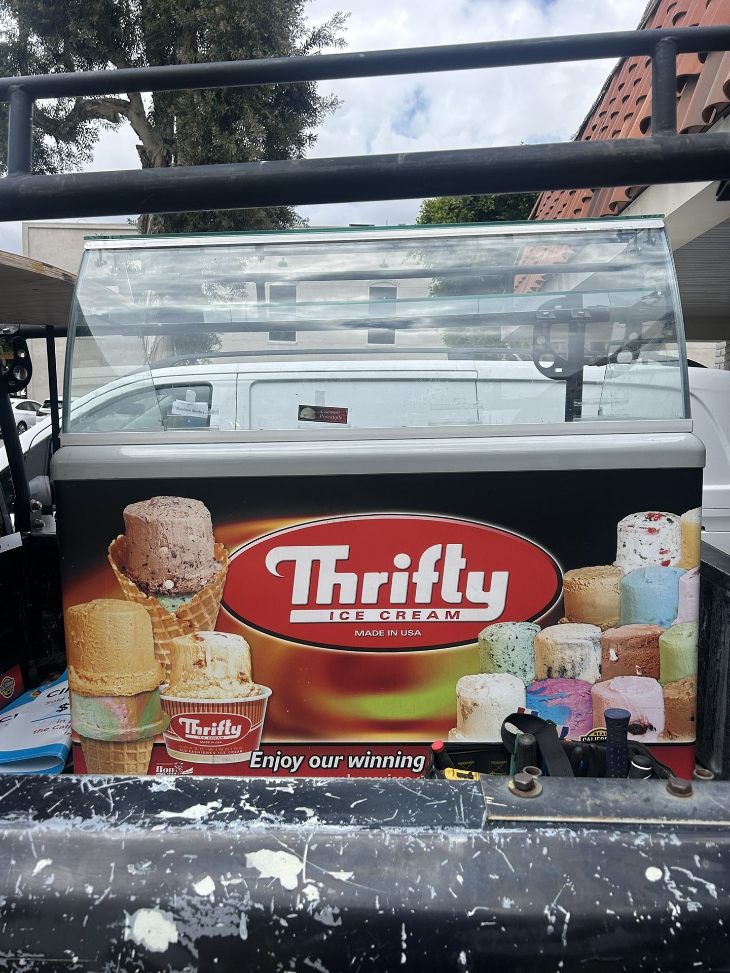 Thrifty  Ice cream Chest Showcase 