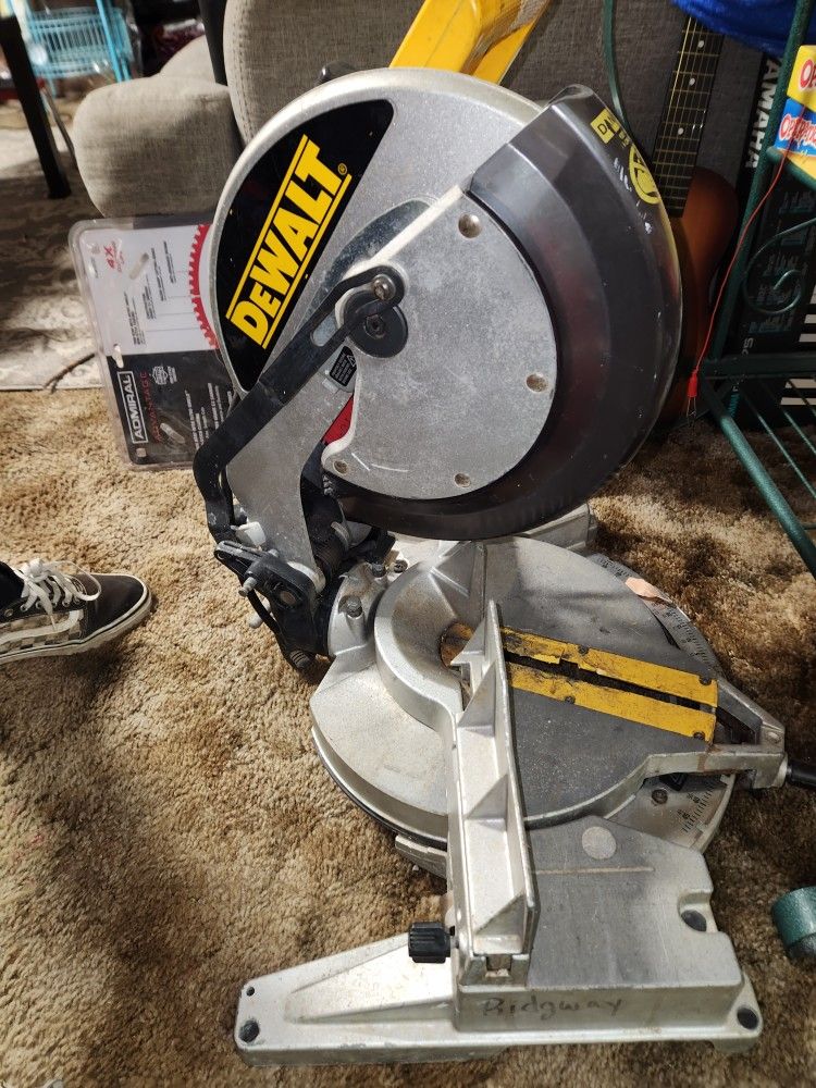 Dewalt Miter Chopsaw