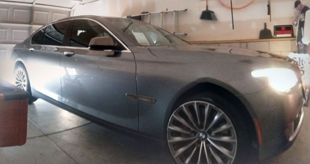 BMW 740i 2012  95,000miles  CLEAN TITLE  1owner