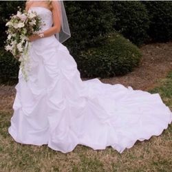 Allure Bridal Strapless Wedding Dress