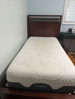 Wooden Twin bed, With Icomfort temperpedic Mattress